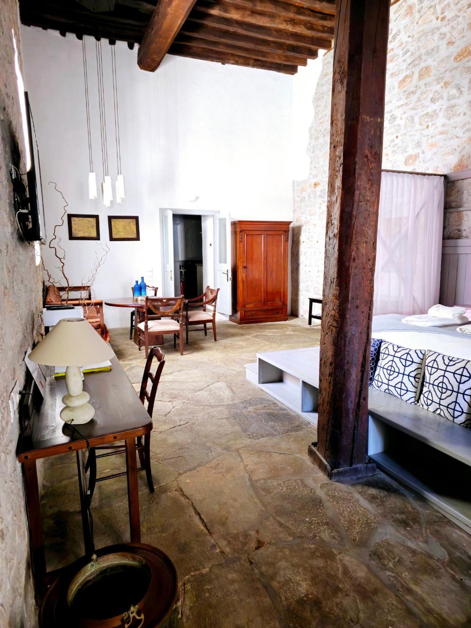 Keresbino Hydra Manor House Villa Buitenkant foto